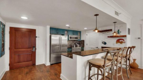 Modern Coastal Condo with Pool & Hot Tub